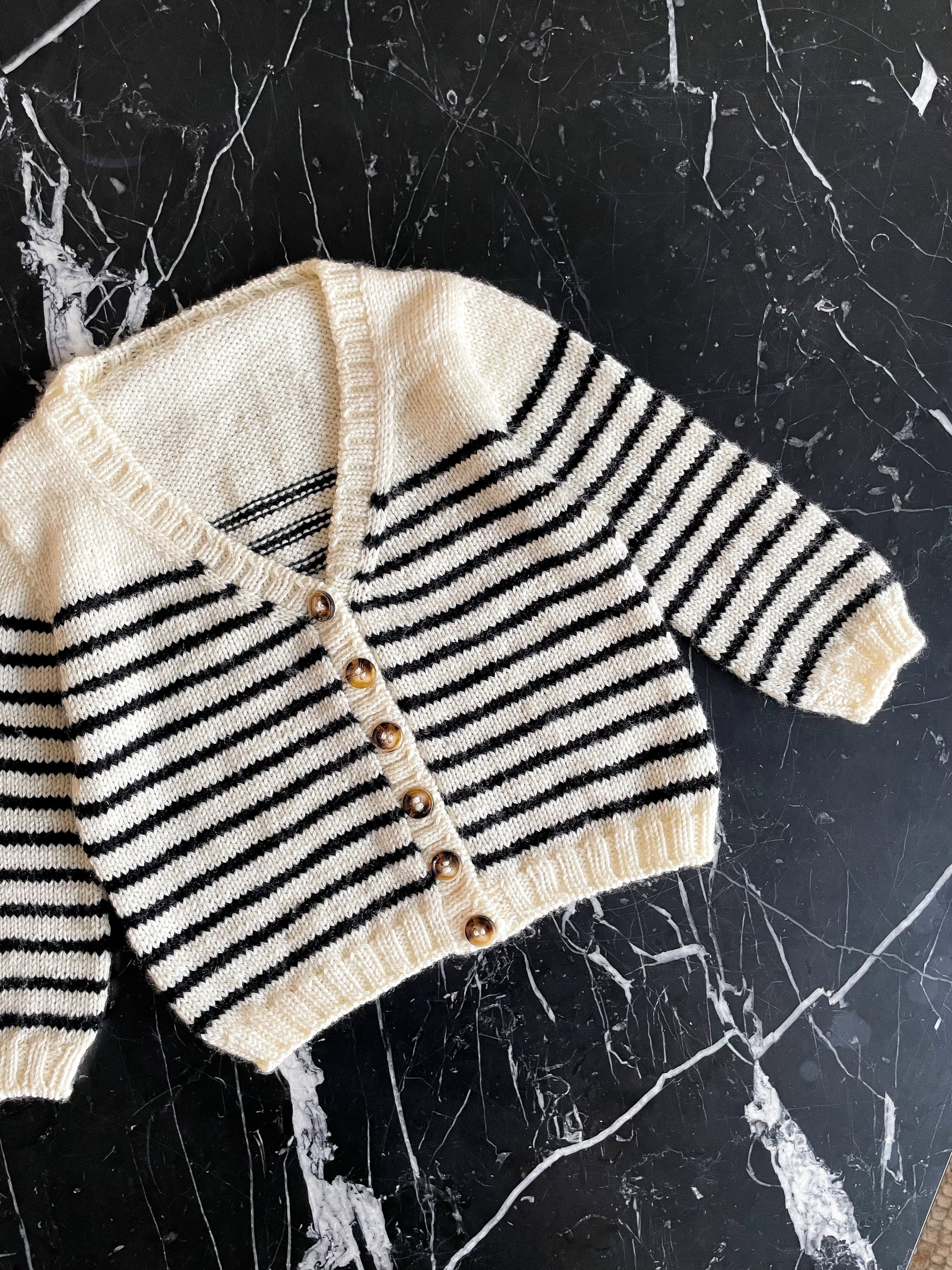 Bronte Cardigan Mini (English) - BerthyKnit